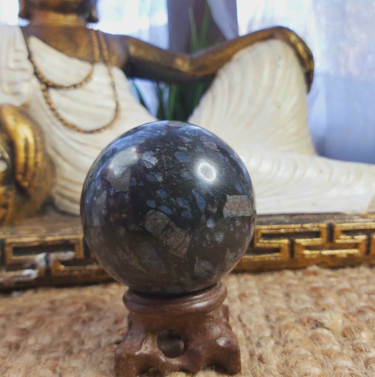 Que Sera Gemstone Sphere 362 gms (GEM220)