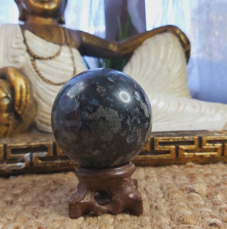 Que Sera Gemstone Sphere 362 gms (GEM220)