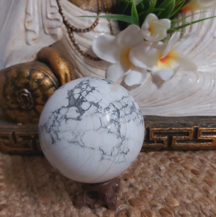 Howlite Crown Chakra Gemstone 627 gms (GEM244)