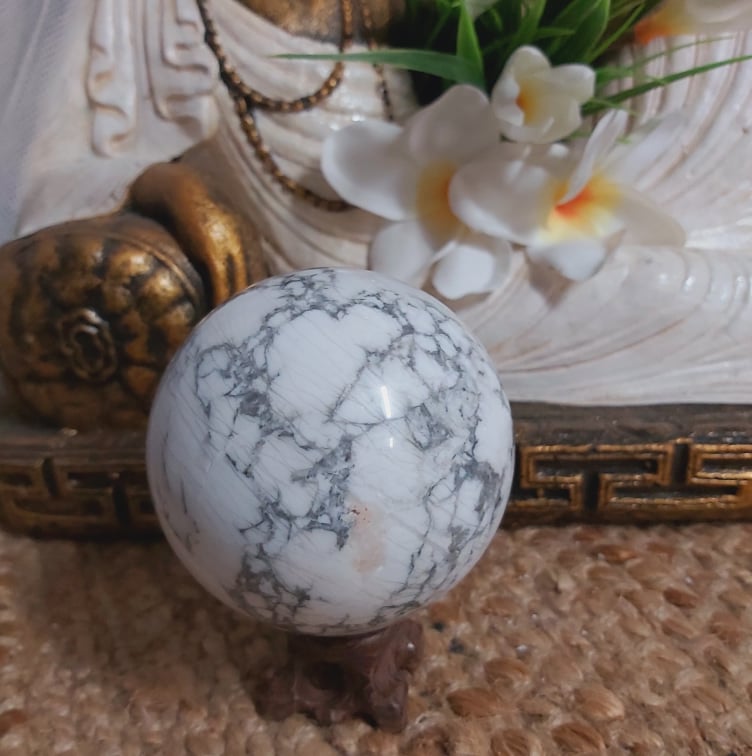 Howlite Crown Chakra Gemstone 627 gms (GEM244)