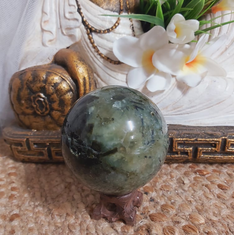 Prehnite Heart Chakra Sphere 556 gms (GEM248)