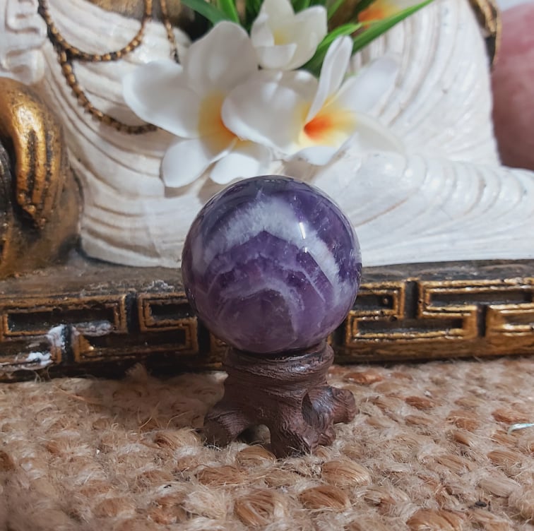 Chevron Amethyst Protection Goddess 128 gms (GEM258)