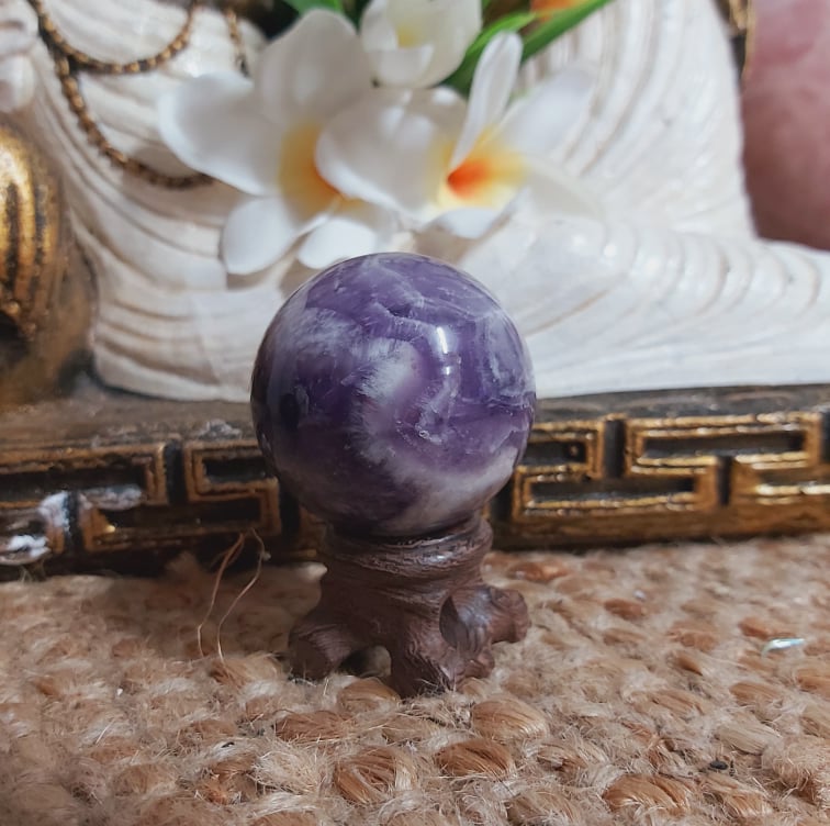 Chevron Amethyst Protection Goddess 128 gms (GEM258)