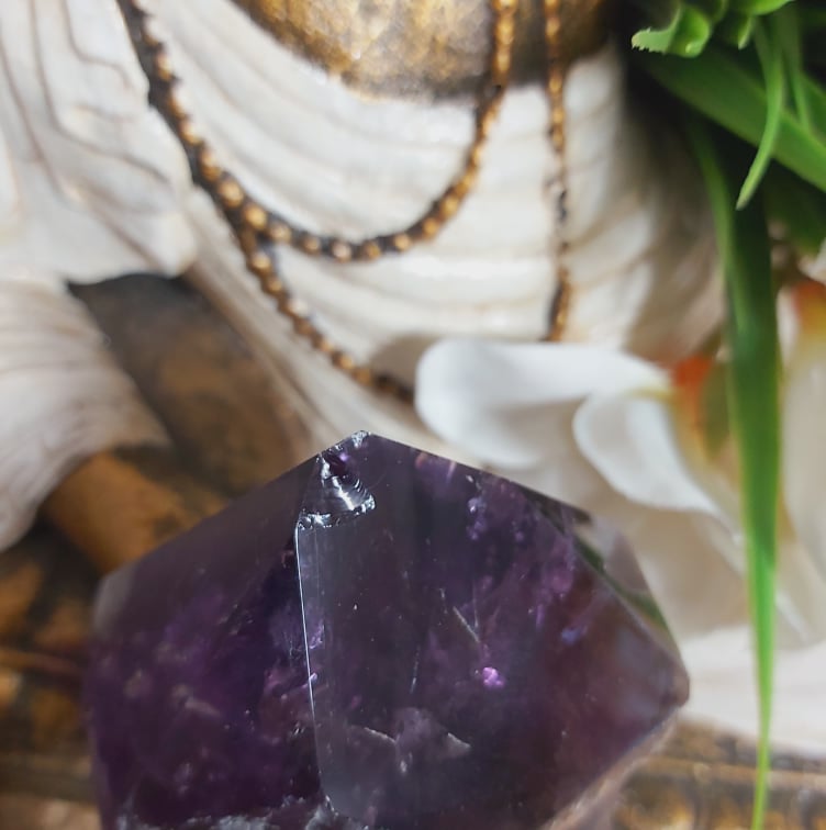 Chevron Amethyst Protection Goddess 681 gms (GEM266)