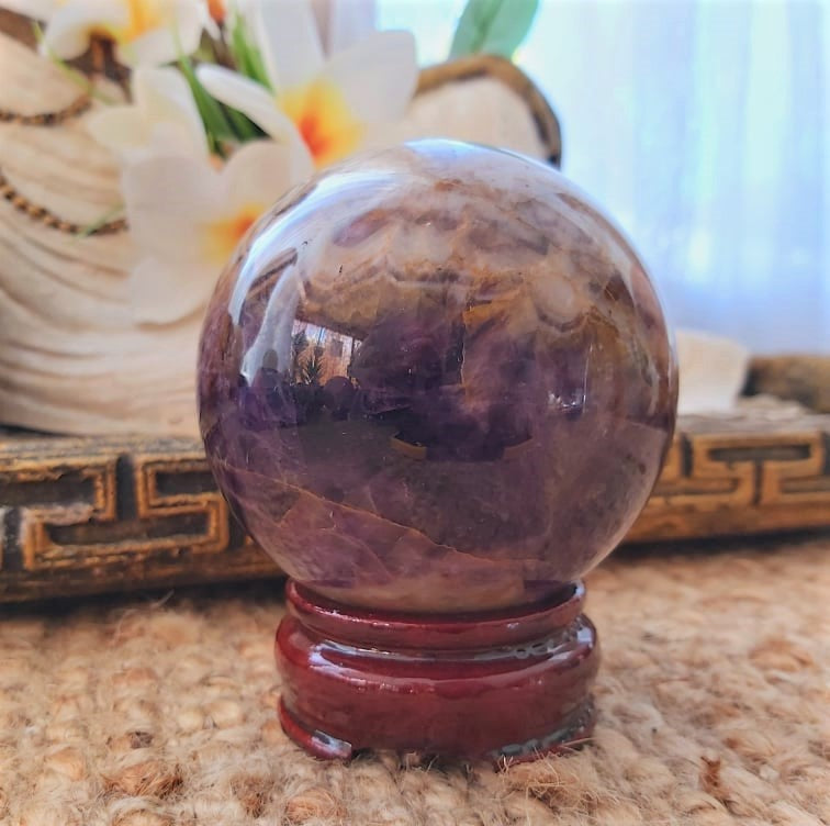 Chevron Amethyst Protection Goddess 632 gms (GEM277)