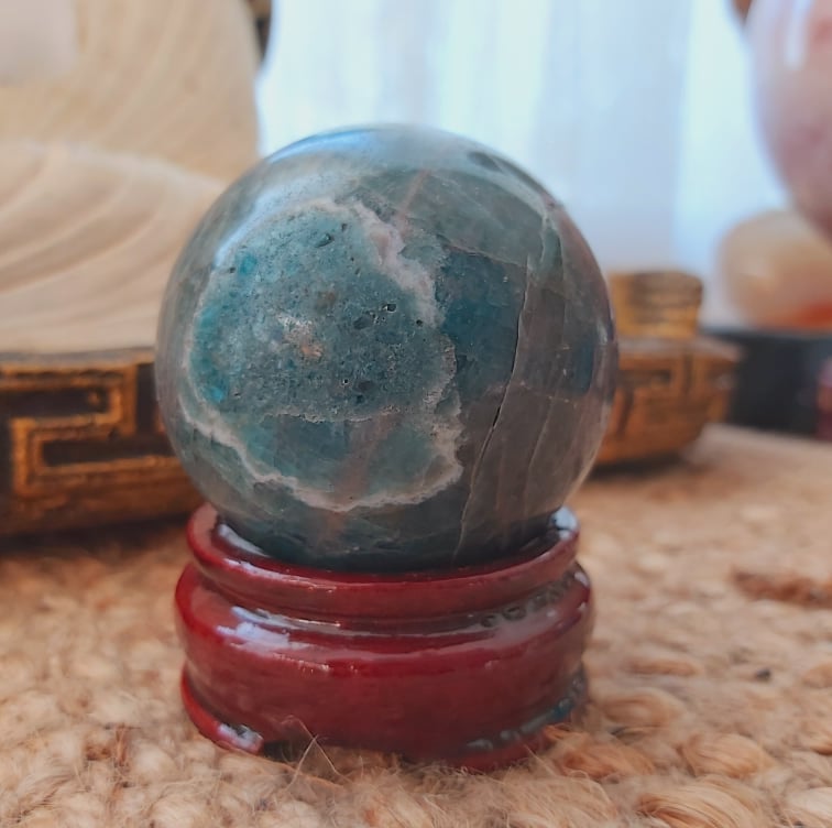 Apatite Sphere 293 gms (GEM282)