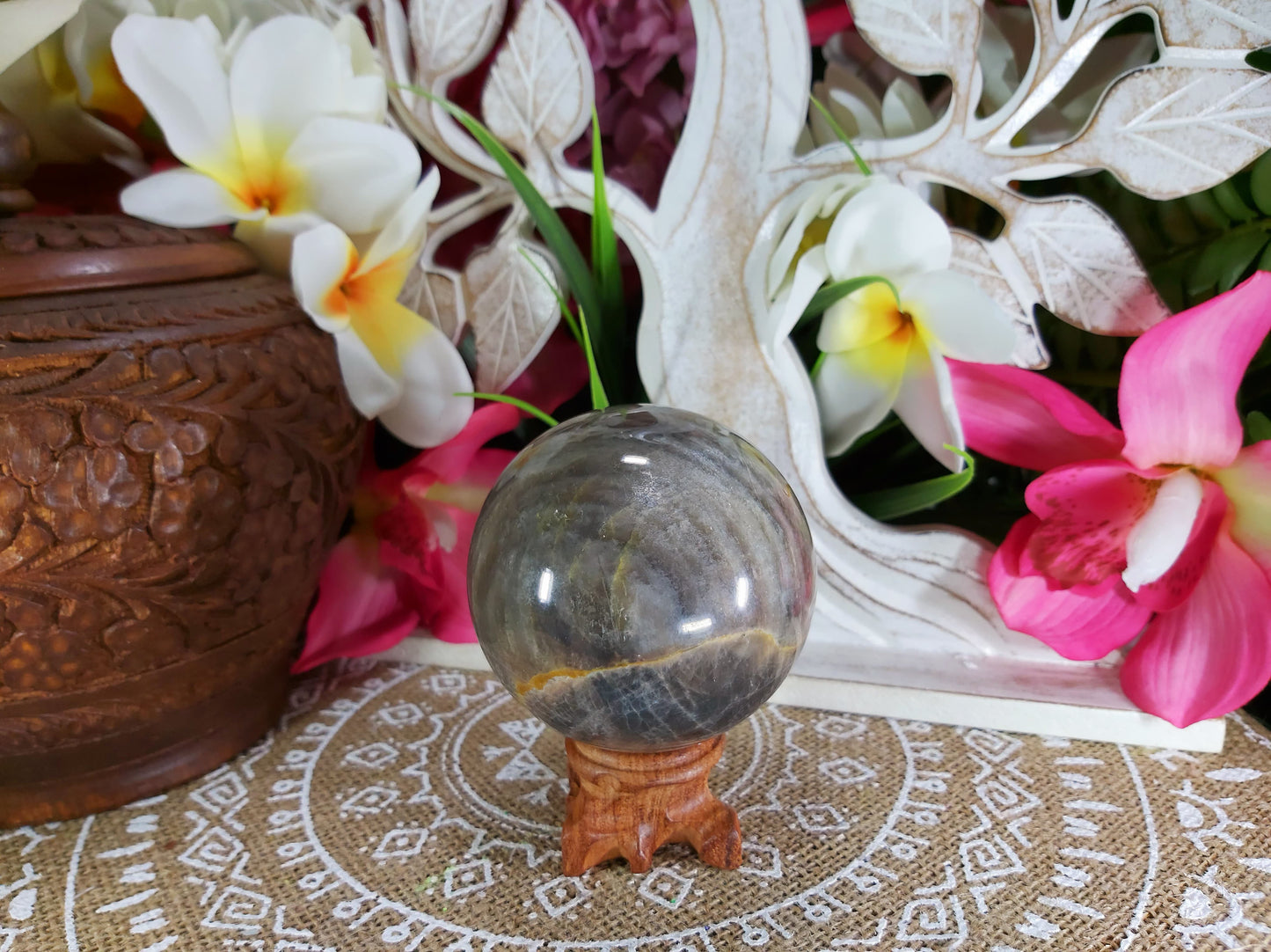 Black Moonstone Spiritual Wisdom Crystal 435 gms (GEM44)