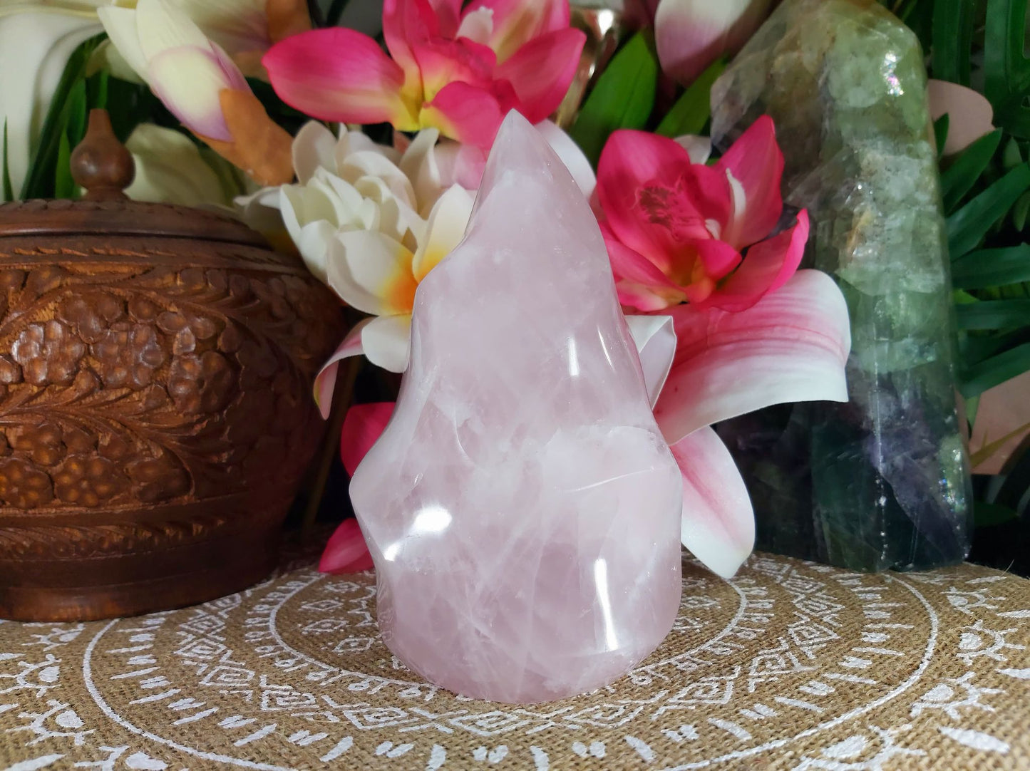 Rose Quartz Crystal 866 gms (GEM55)
