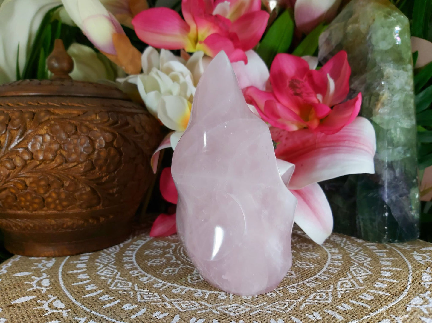 Rose Quartz Crystal 866 gms (GEM55)