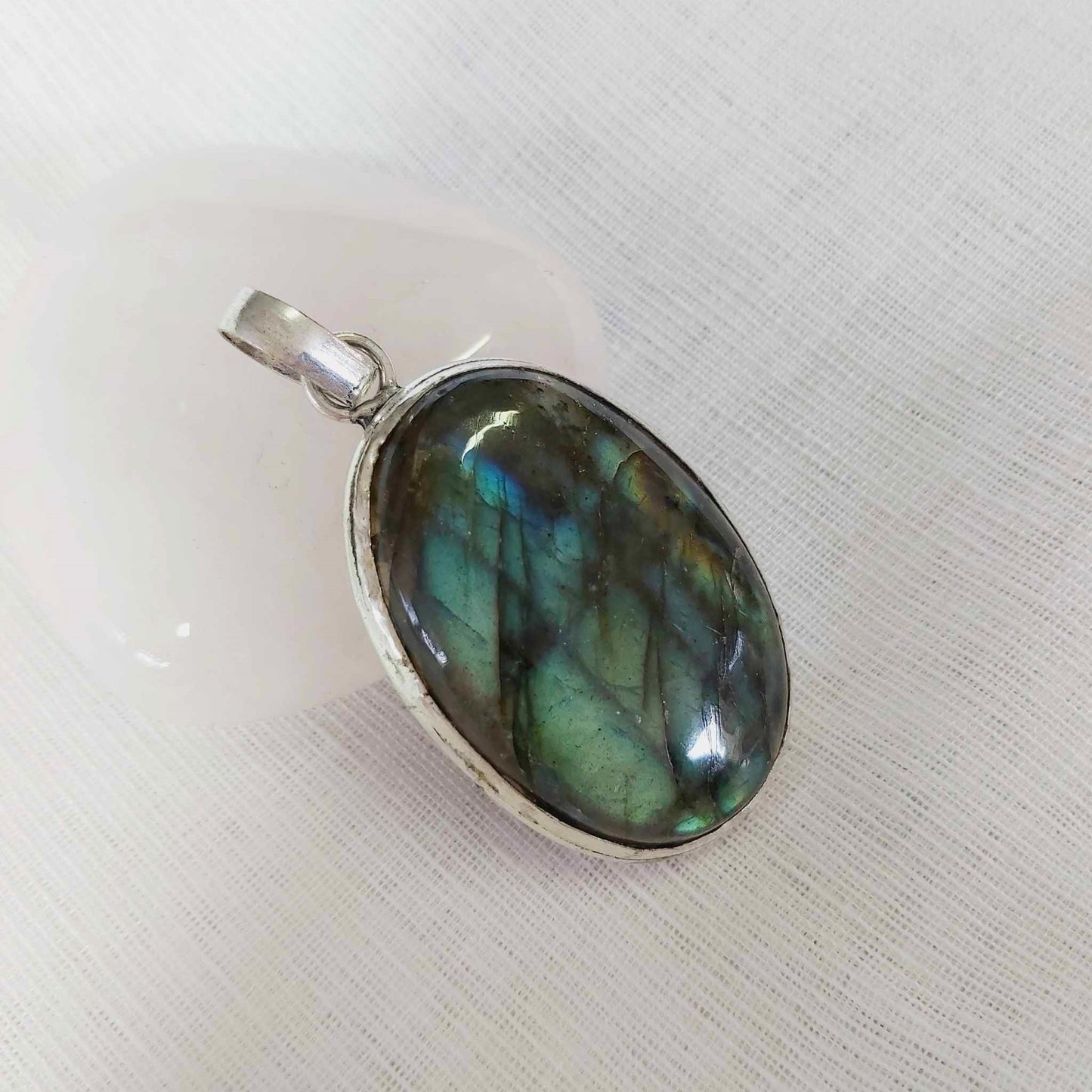 Labradorite Gemstone Crystal Psychic Protection Pendant  (E1791)