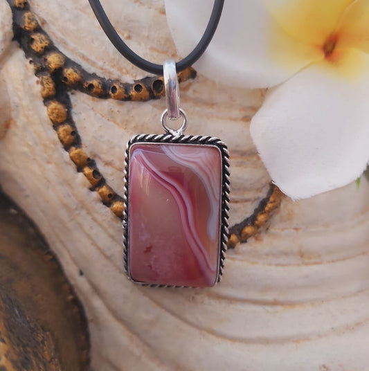 Agate Grounding & Protection Gemstone Pendant (E1916)