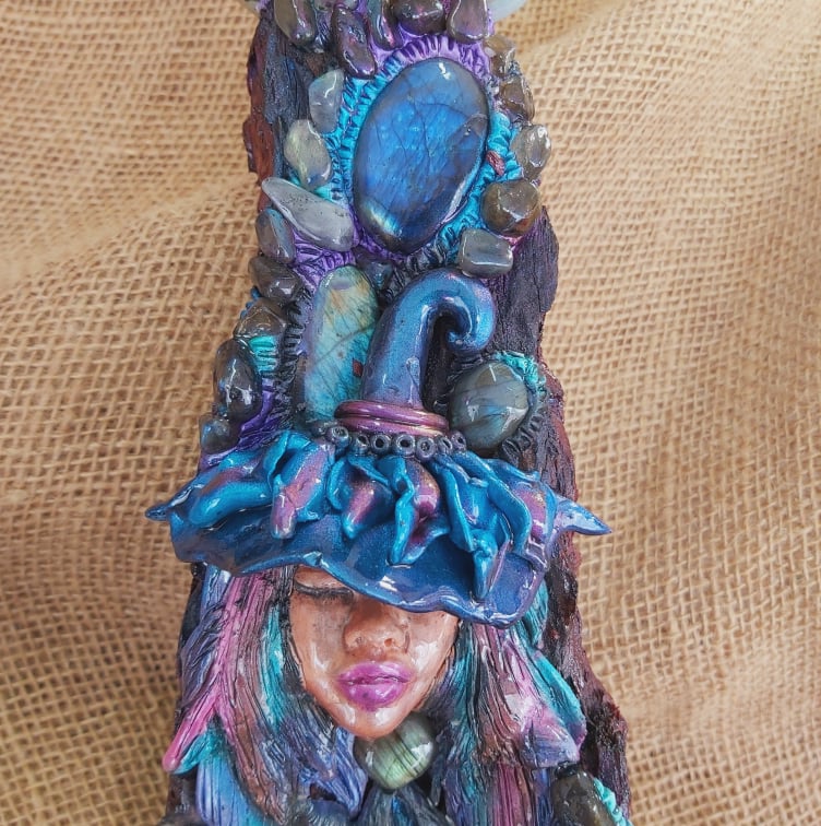 Spiritual Crystal Healing Sculpture (Deco 4)