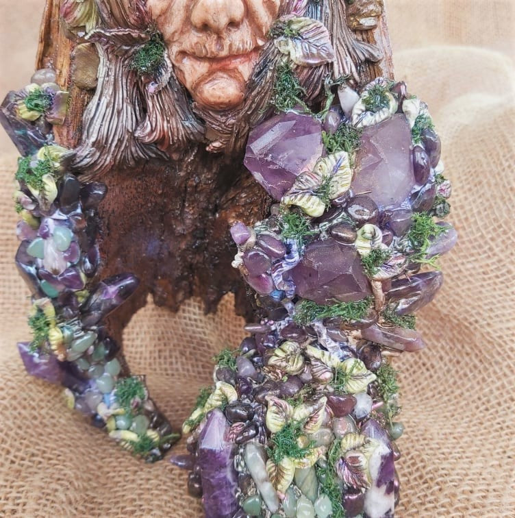 Spiritual Crystal Healing Sculpture (Deco 5)