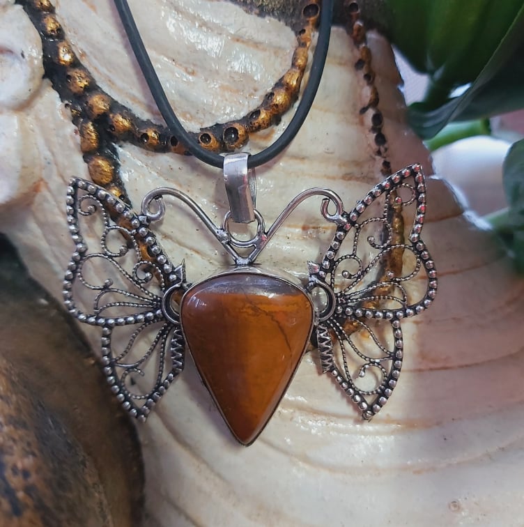 Tiger Eye Gemstone Pendant Necklace (E2130)