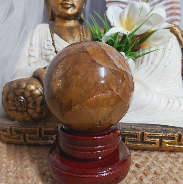 Golden Healer Quartz Sphere 994 gms (GEM237)