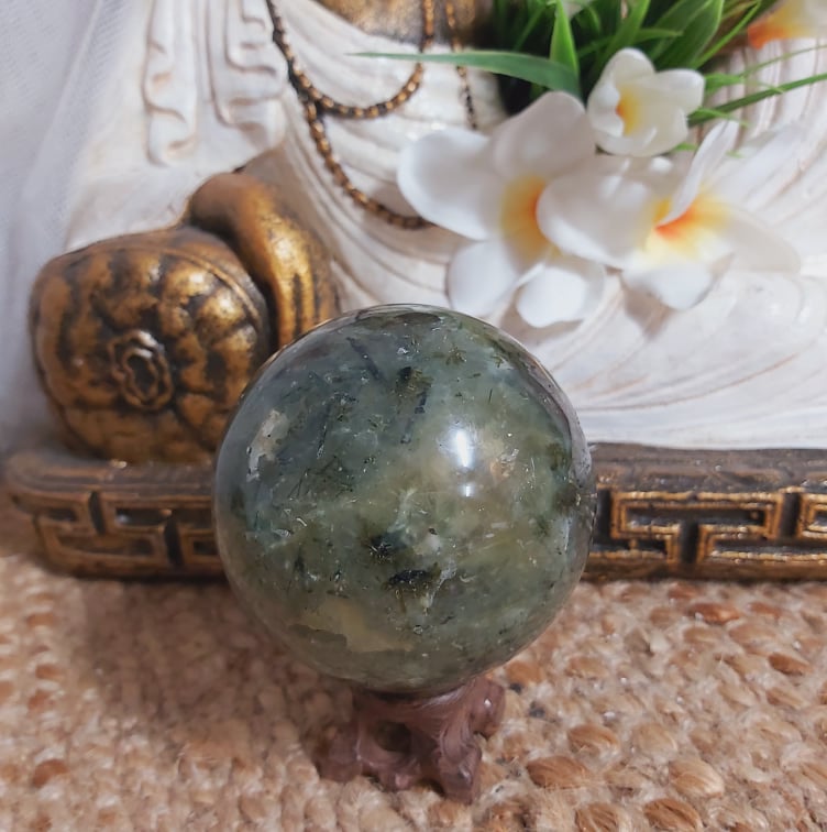 Prehnite Heart Chakra Sphere 556 gms (GEM248)