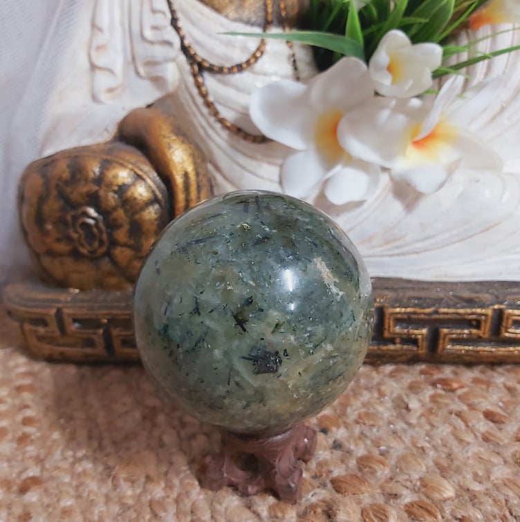 Prehnite Heart Chakra Sphere 556 gms (GEM248)