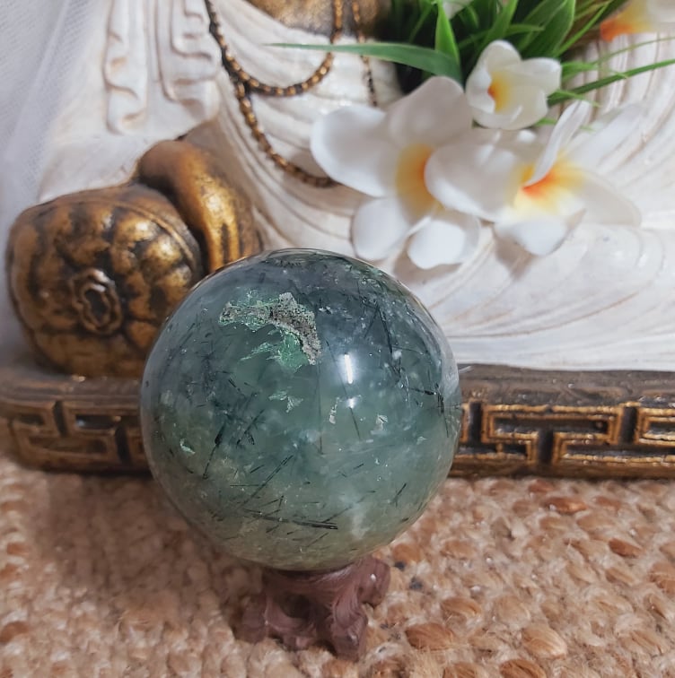 Prehnite Heart Chakra Sphere 561 gms (GEM249)