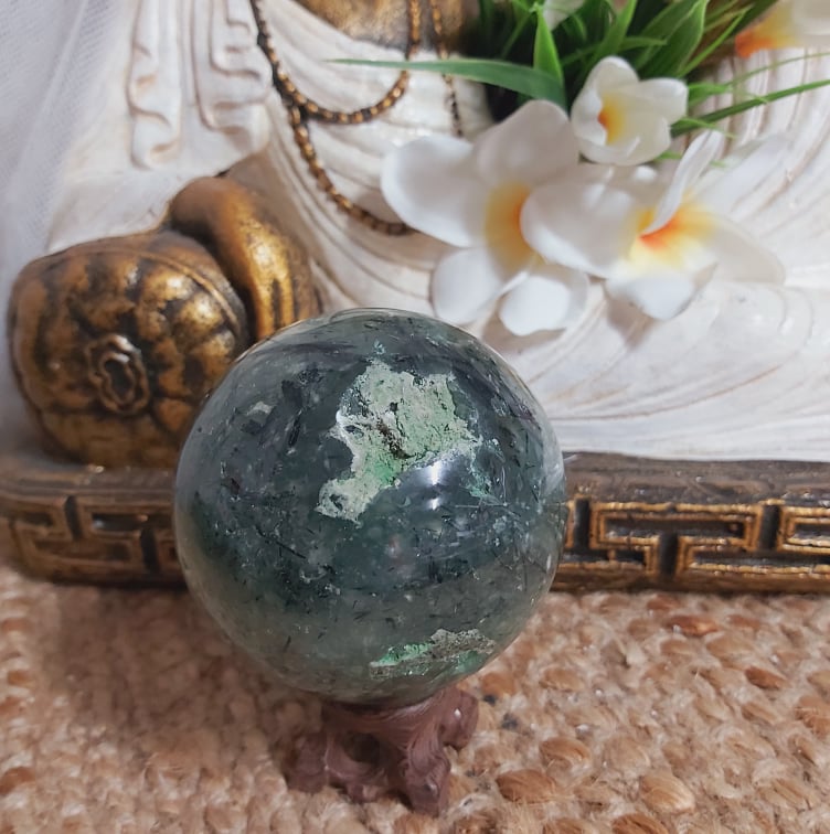 Prehnite Heart Chakra Sphere 561 gms (GEM249)