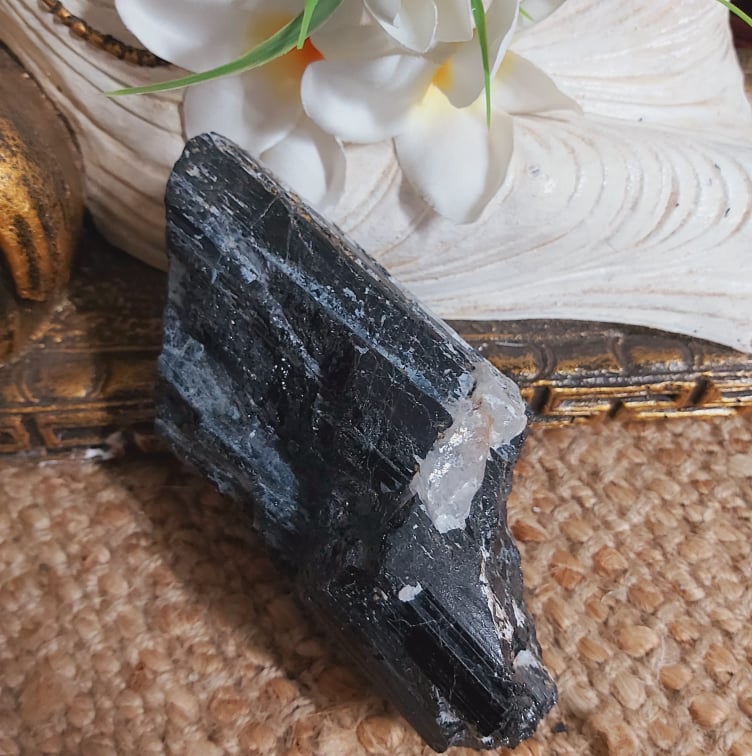 Raw Black Tourmaline Crystal 863 gms (GEM261)