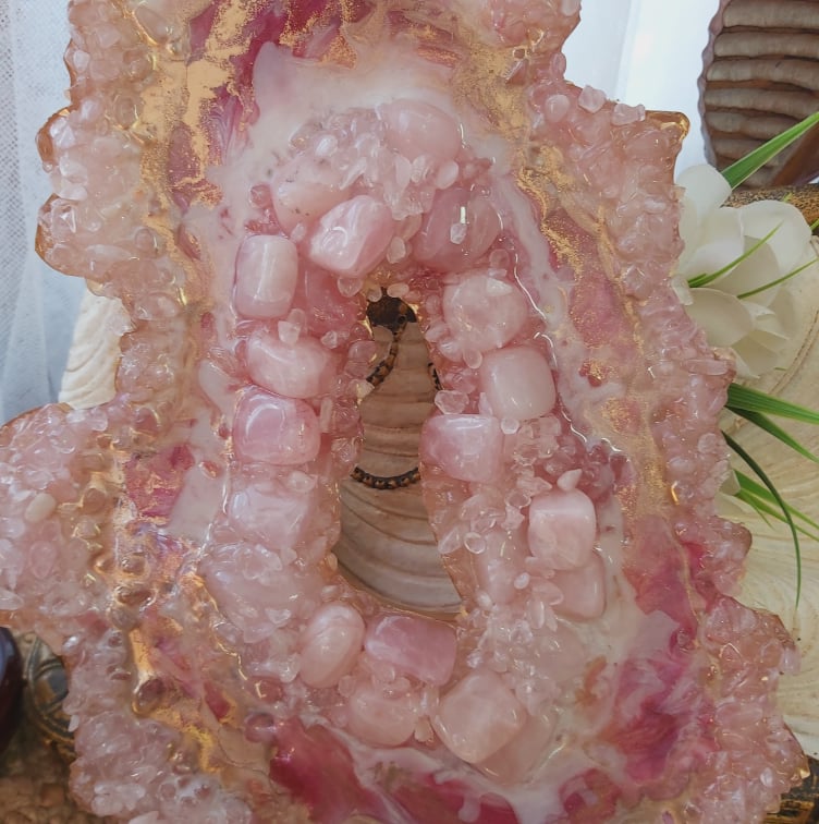 Rose Quartz Crystal Gemstone & Resin Geode (GEO6)
